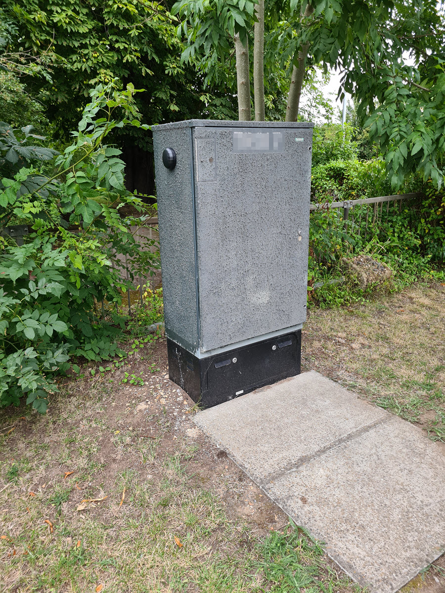 Traffic signal control box